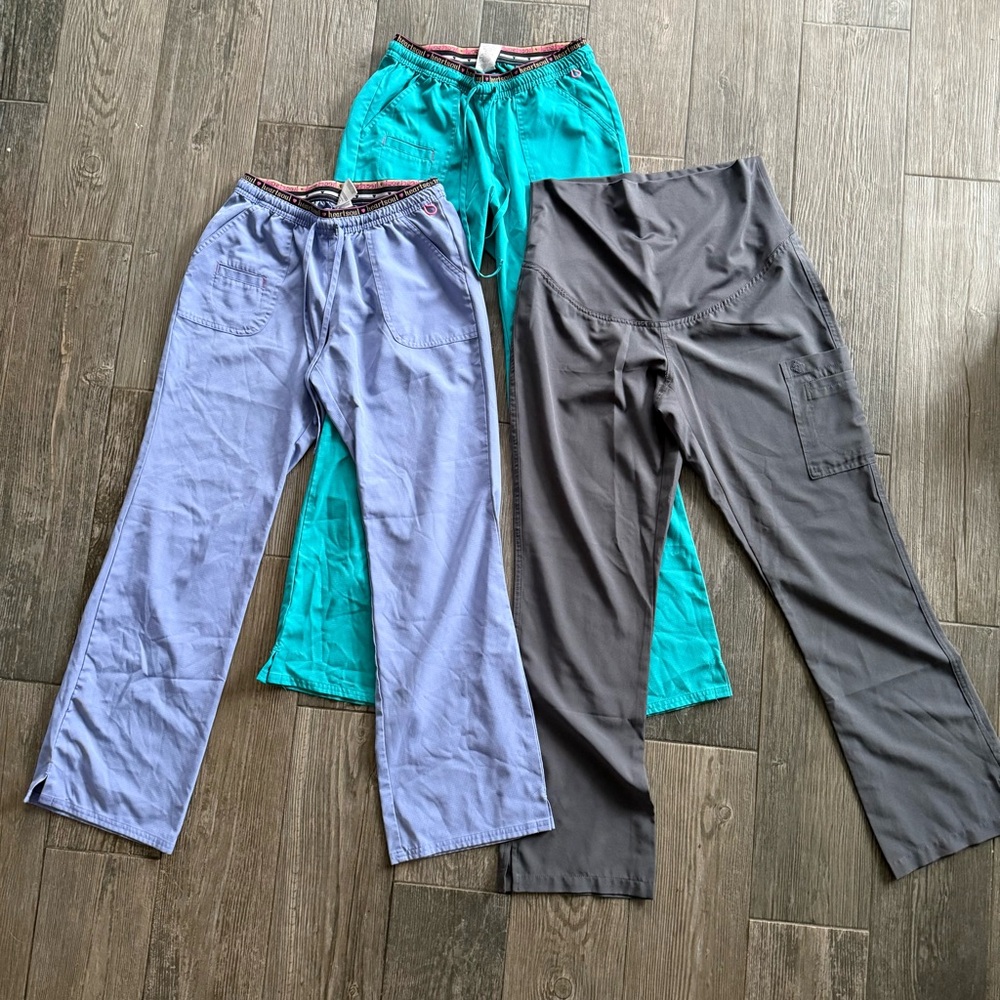 Maternity scrubs